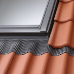 VELUX® Einzel-Eindeckrahmen "welliges Dachmaterial" inklusive Unterdachschürze CK02 55x78