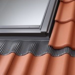 VELUX® Einzel-Eindeckrahmen "welliges Dachmaterial" inklusive Unterdachschürze UK10 134x160